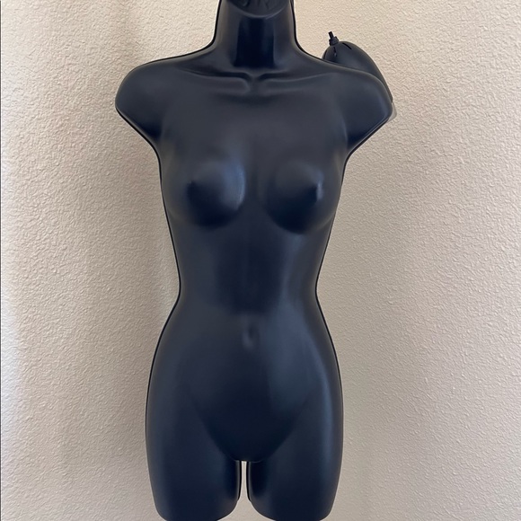 BLK Female Mannequin For Clothing Display - Picture 2 of 6